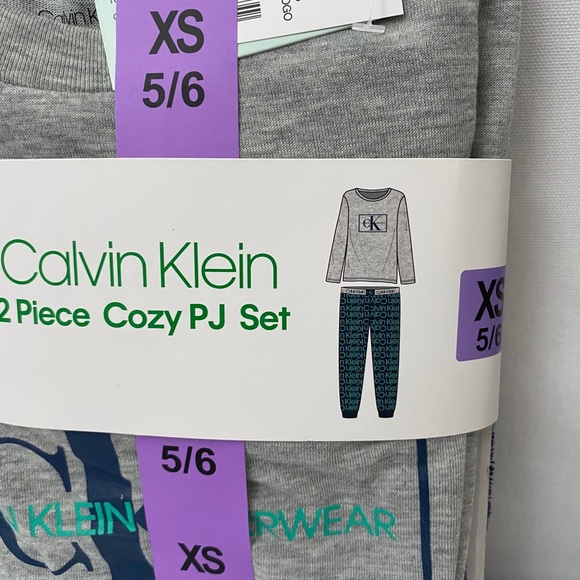 Calvin Klein Girls  2 Piece Cozy Pajama Set, NWT - Picture 3 of 3